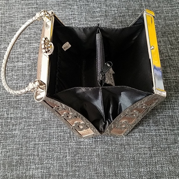 NWOT ELEGANT SMALL EVENING BAG - Picture 5 of 7